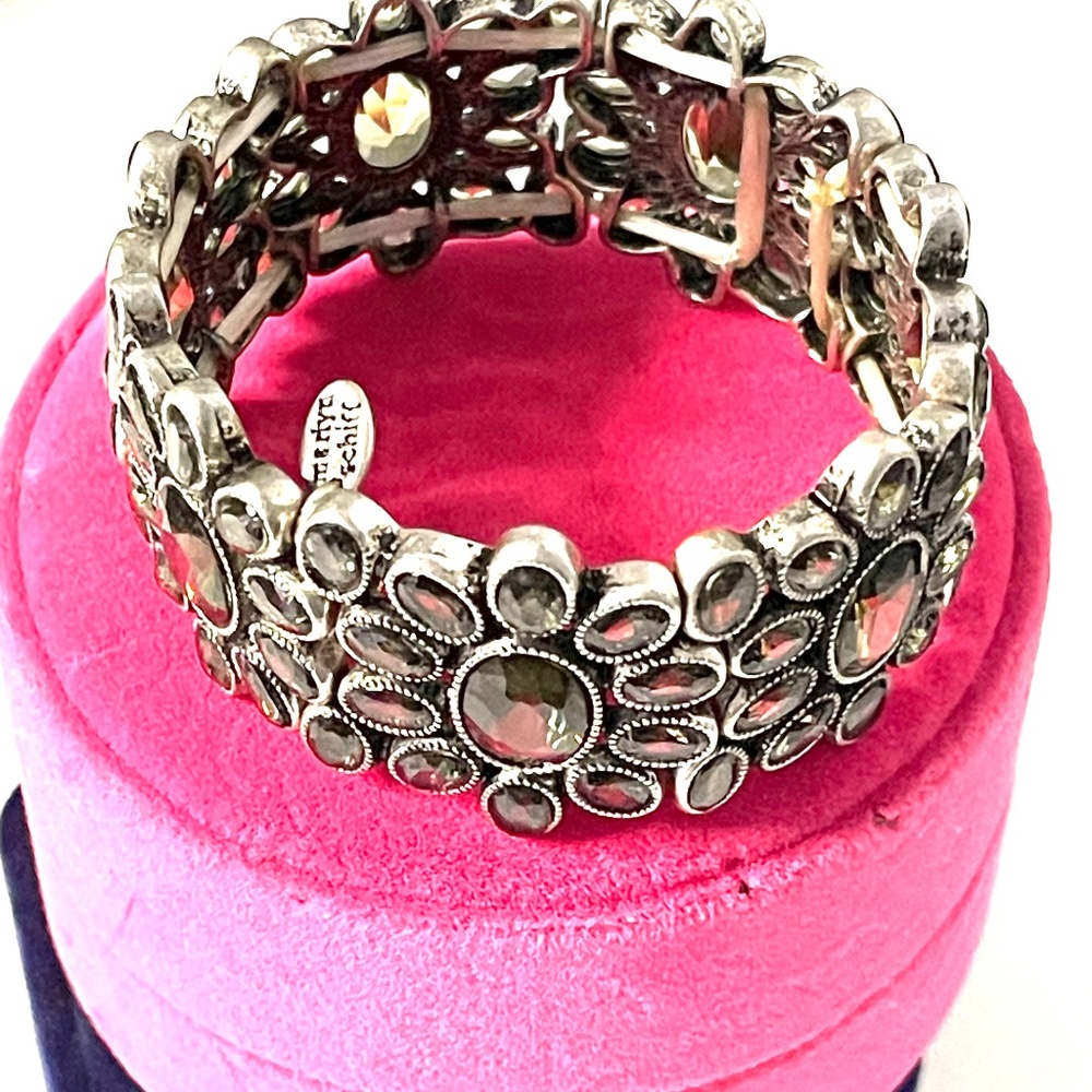 Marlyn Schiff Stretch Crystal Bracelet